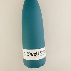 S’well Fluoride Blue 17oz bottle BRAND NEW